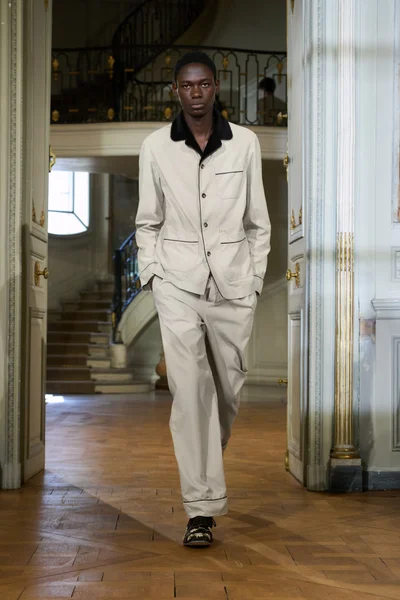 Look 5